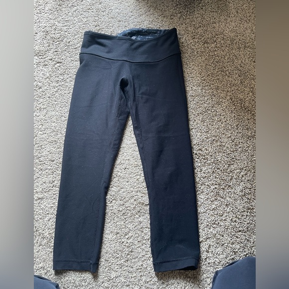 Lululemon capris leggings size 4 reversible - Picture 5 of 5